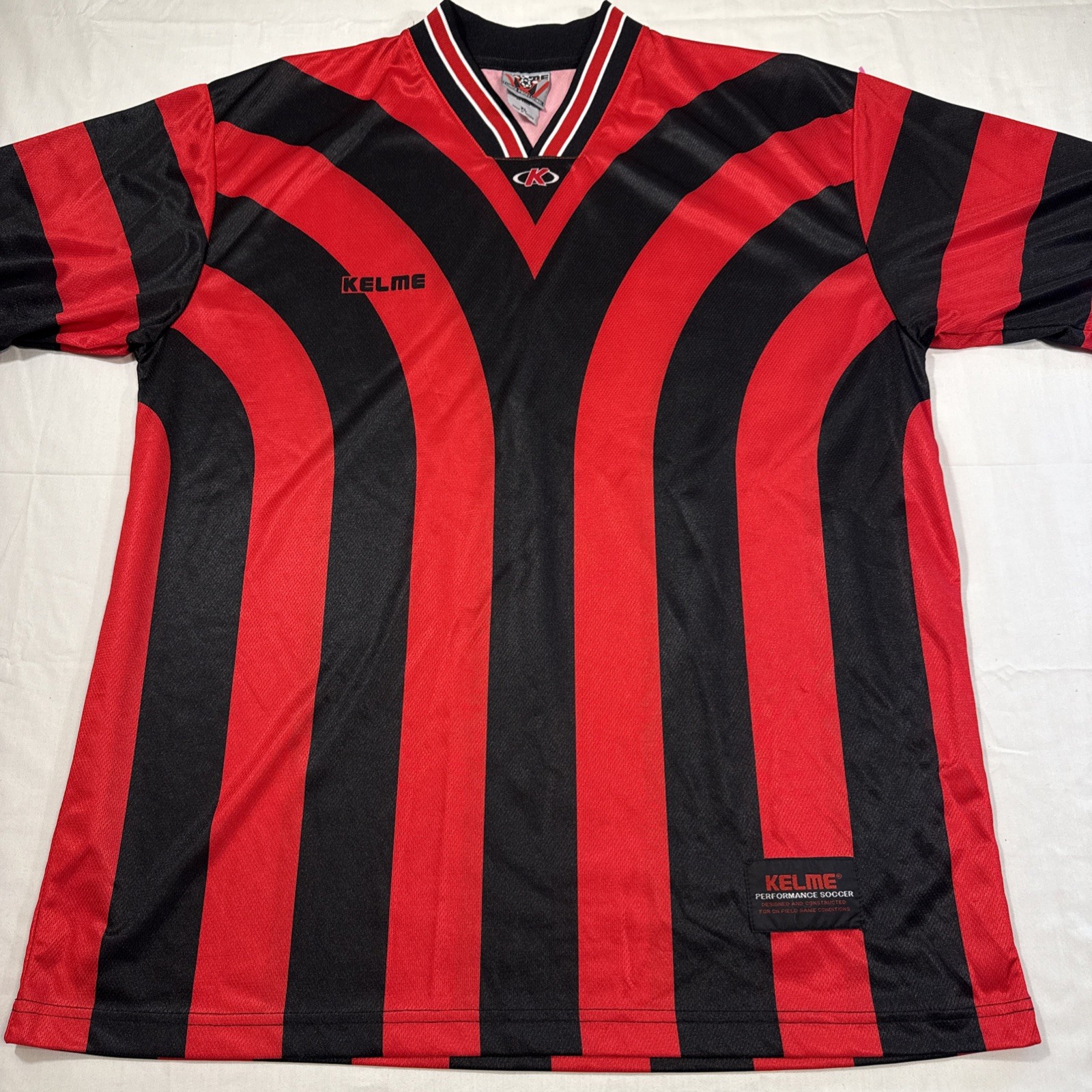 Kelme Performance Soccer Jersey Men XL RED BLK Striped Logo Futbol Profesional gallery