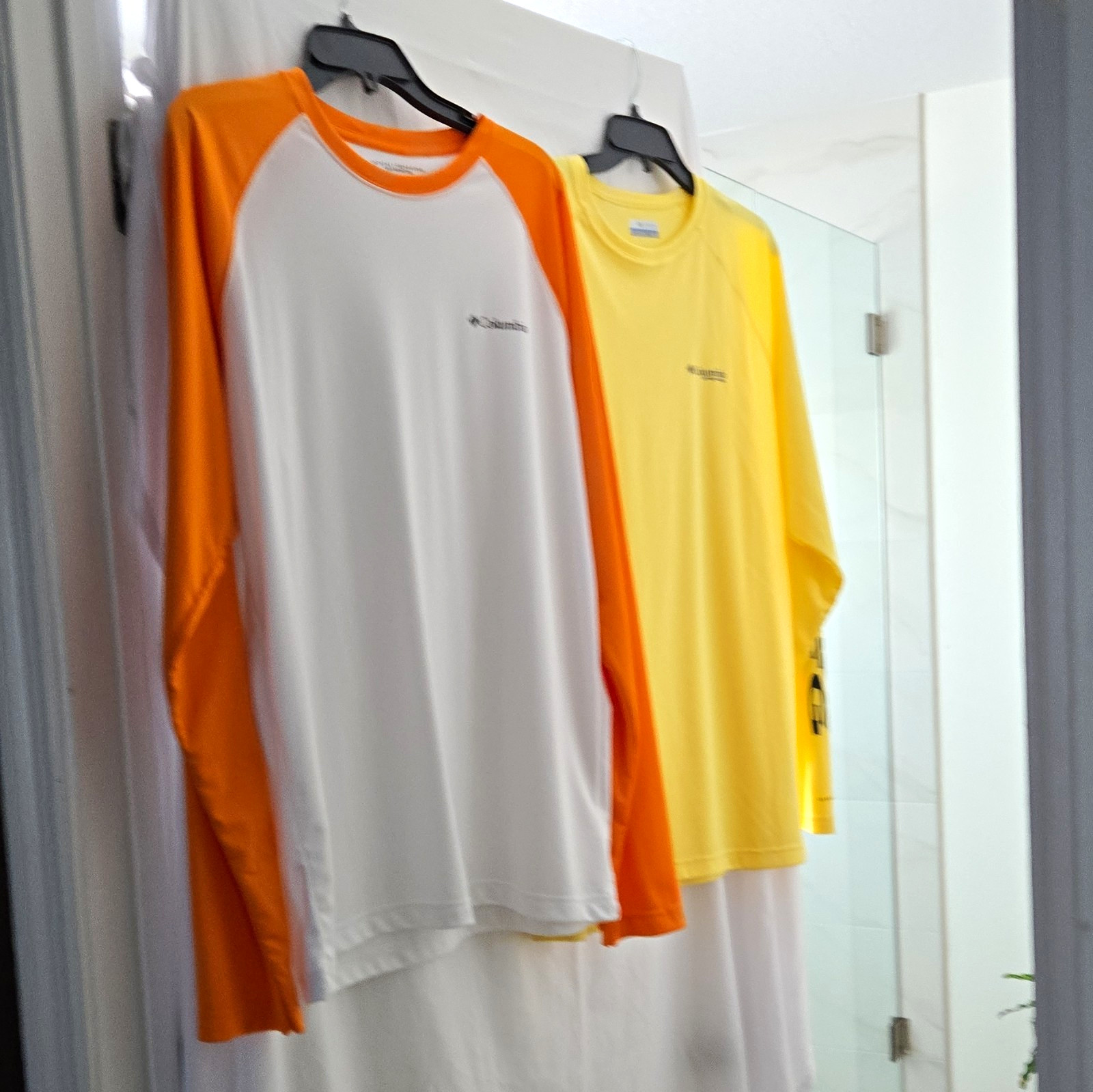 Columbia Omni-Shade Sun Protection Mens L/G Long Sleeve Crew Tee White/Orange -2 gallery