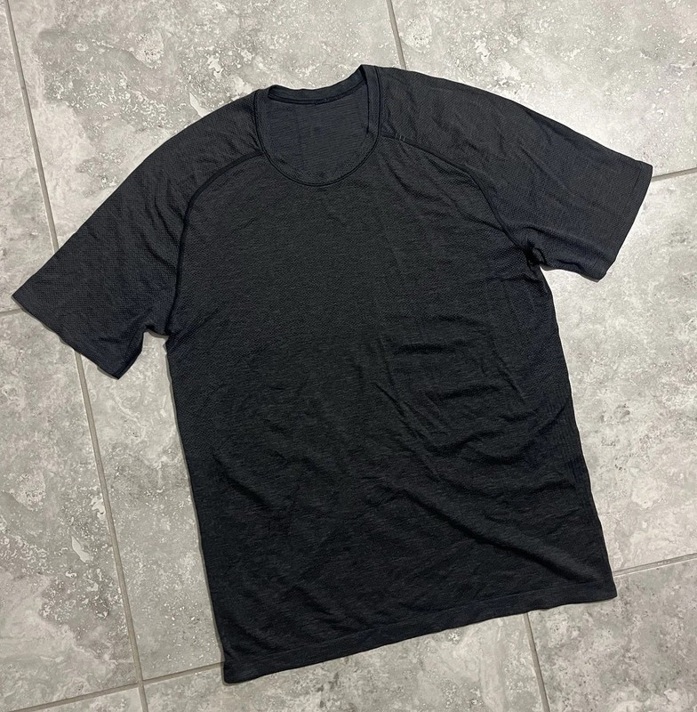 Lululemon Metal Vent Tech Short Sleeve T Shirt Performance Tee Charcoal Mens M gallery