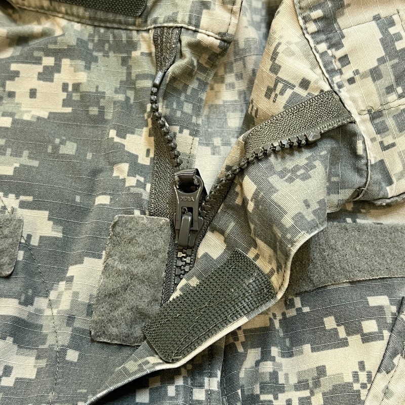 Genuine US Army Issue ACU Digital Camo Combat Uniform Top Shirt Medium LS [C35] gallery