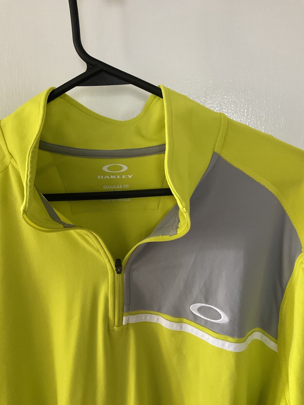 Oakley Mens/ Unisex 1/4 Zip Pullover Large L/S Neon Yellow And Grey Lightweight gallery