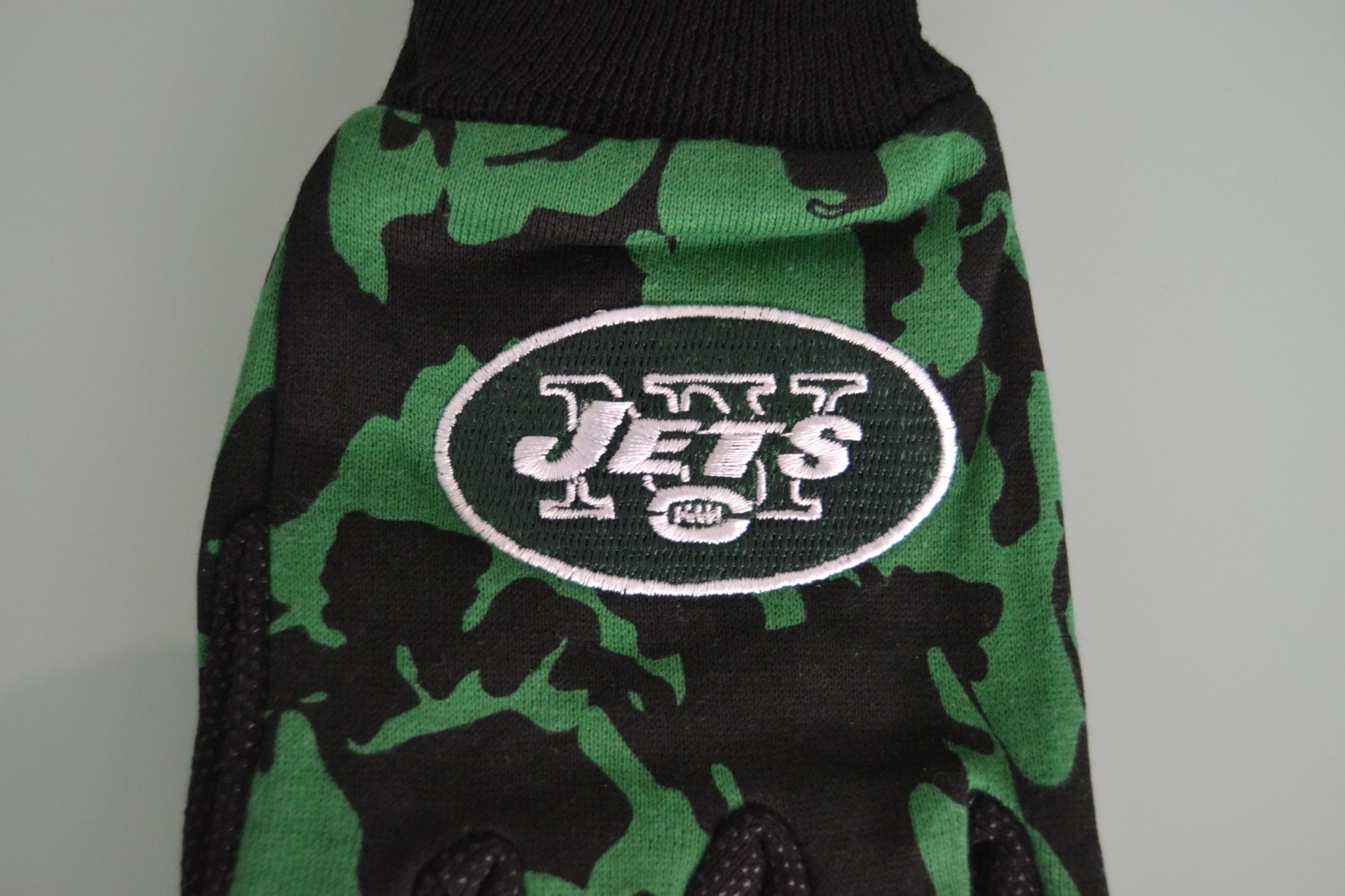 NFL New York Jets Camo Sport Utility Gloves NWT gallery