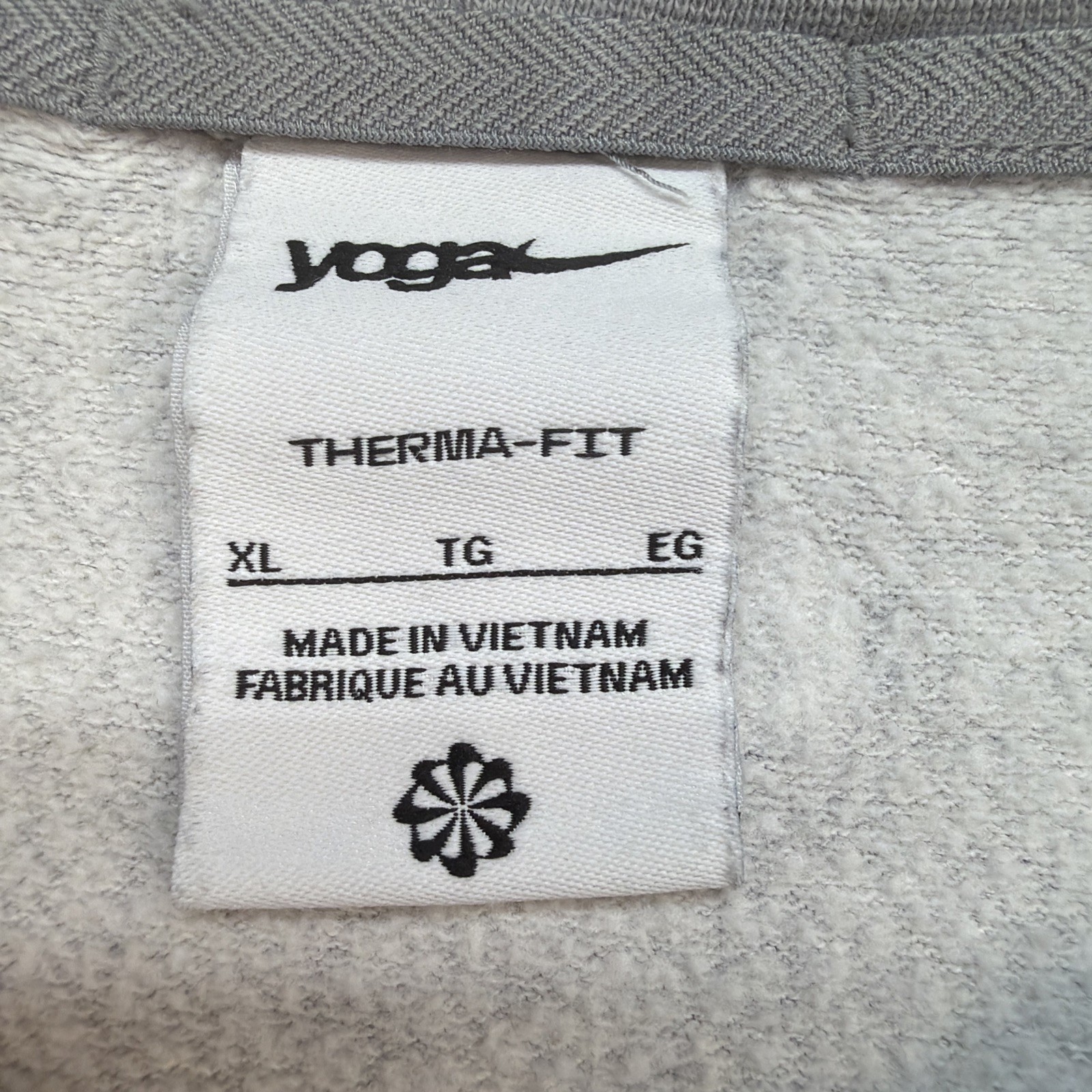 Nike Yoga Therma Fit Long Sleeve Shirt Mens XL Gray Athletic Training Top gallery