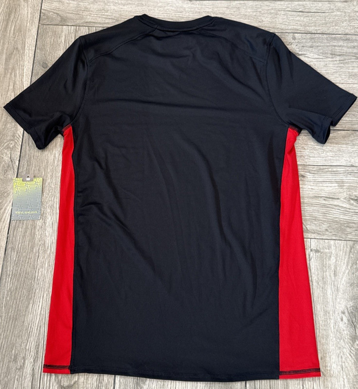 Medium Tek Gear Black & Red Performance Wicking T-Shirt 2016 Drytek Training Tee gallery