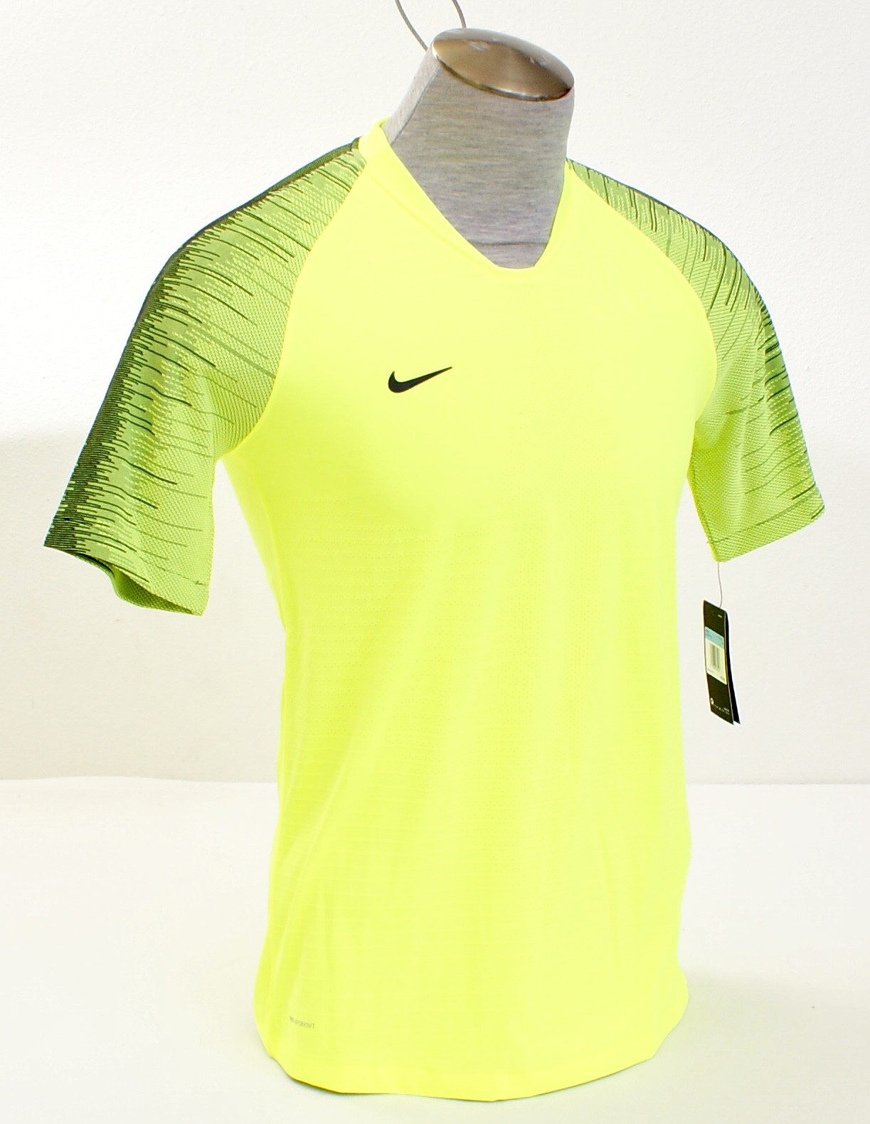Nike Volt VaporKnit II Short Sleeve Soccer Jersey Men's NWT gallery