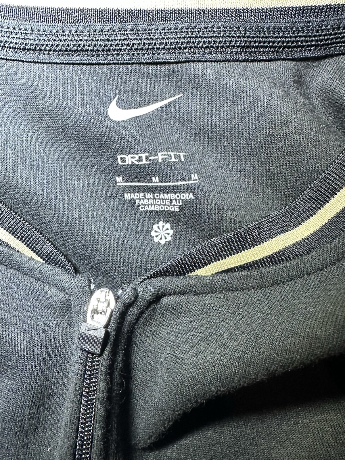 Nike Dri-FIT Men’s Medium Black Tan Long Sleeve 1/4 Zip Athletic Shirt gallery