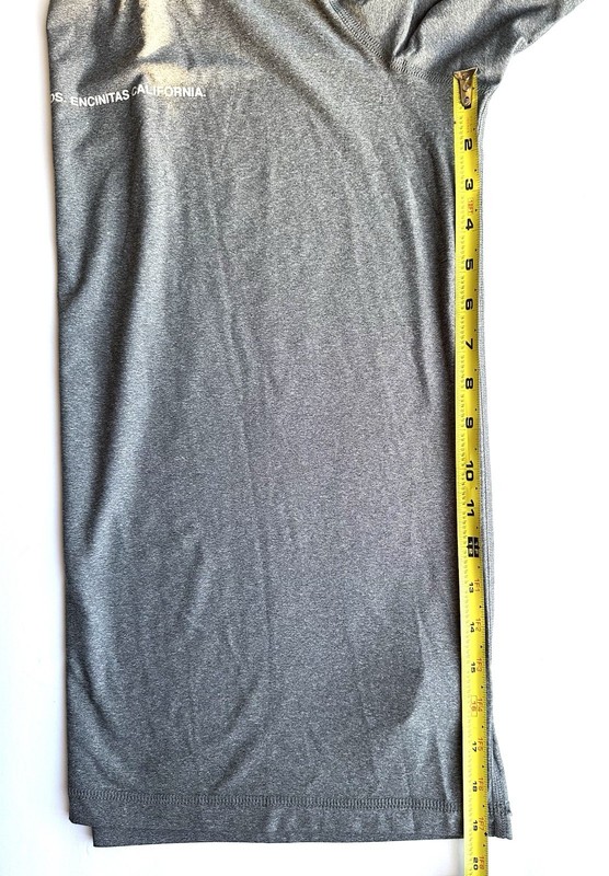 Vuori Uluwatu 23 Water Short Sleeve T-Shirt Men’s Sz XL Gray Heather gallery