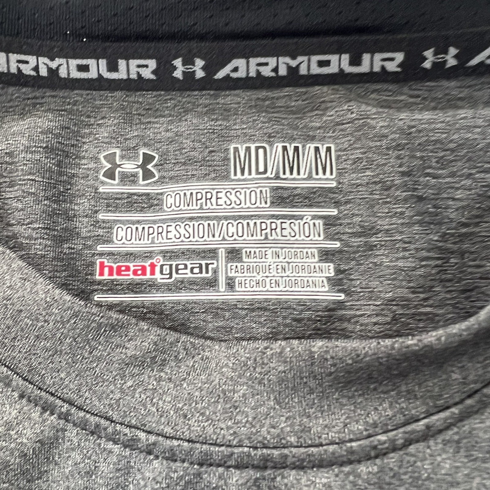 Under Armour Size MD Men's HeatGear Long-Sleeve T-Shirt – Carbon... gallery