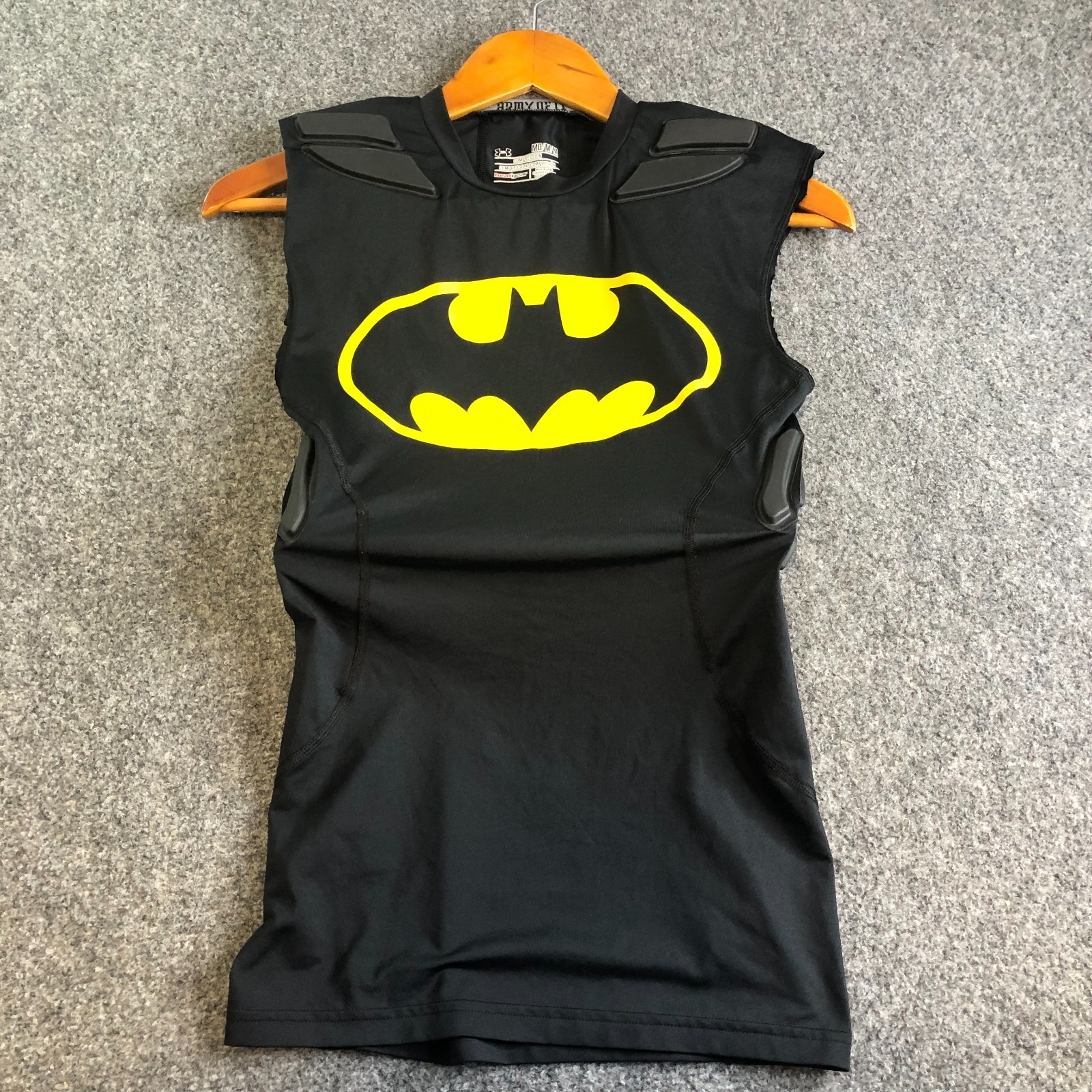 Under Batman Armour Shirt Mens Medium Black Padded Football Compression gallery