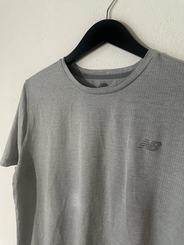 New Balance Mens Medium Gray Running Athletic Performance Short Sleeve T Shirt gallery