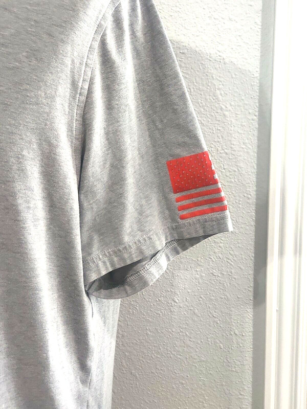 Under Armour HeatGear "Protect This House" Flag Logo T-Shirt Gray Mens Sz Large gallery