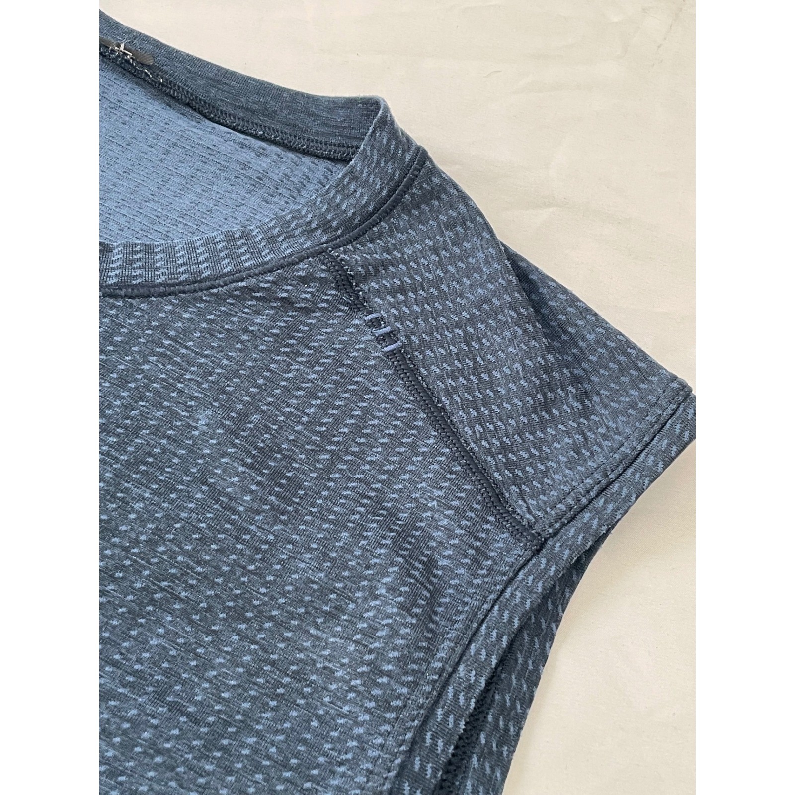 Lululemon Metal Vent Tech Tank Top Mens Large Blue Stretch Wicking Lightweight gallery