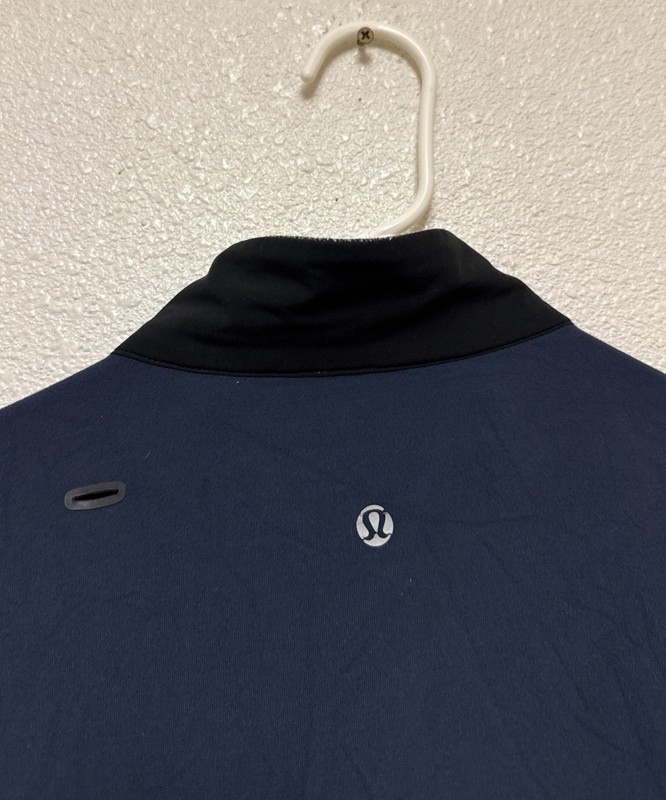 Lululemon Men’s Two Tone Blue Athletic 1/4 Zip Pullover Shirt Hidden Pocket Sz L gallery