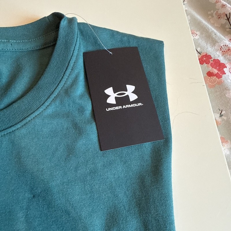 NWT Men’s Size Large Under Armour Left Chest Cut Off Tank Top Shirt Green gallery
