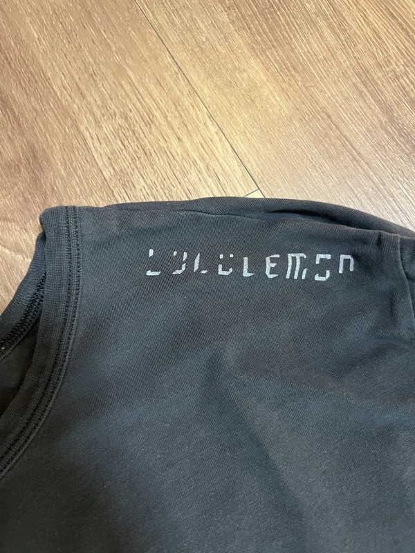 Lululemon Men’s Shirt Size M Gym Workout Training T Shirt Black Graphic Spellout gallery