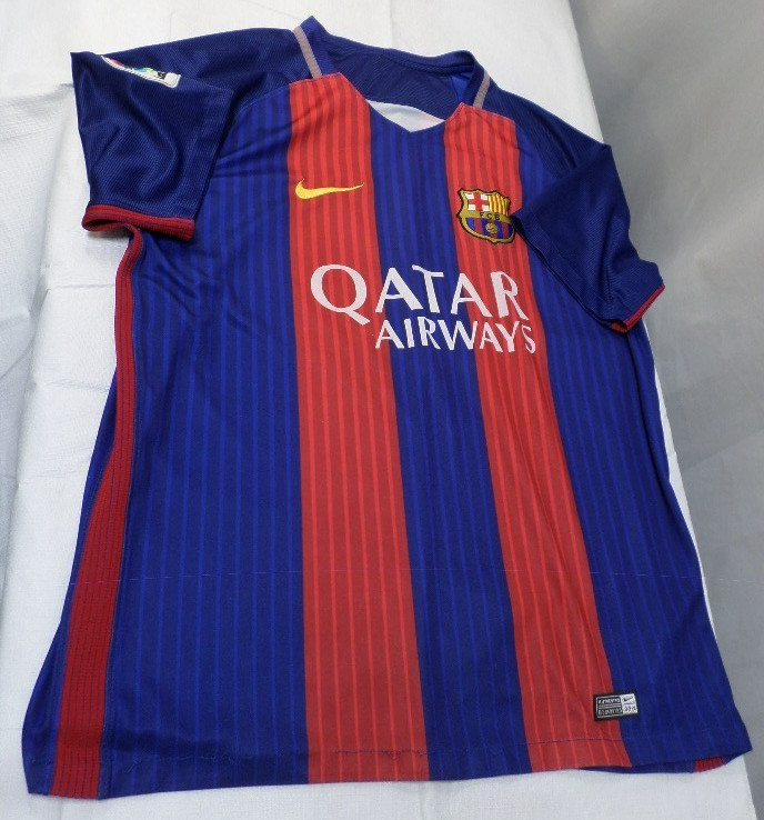 2016 NIKE QATAR AIRWAYS FCB LALIGA FC BARCELONA STRIPED BLUE/RED SHIRT MEDIUM gallery