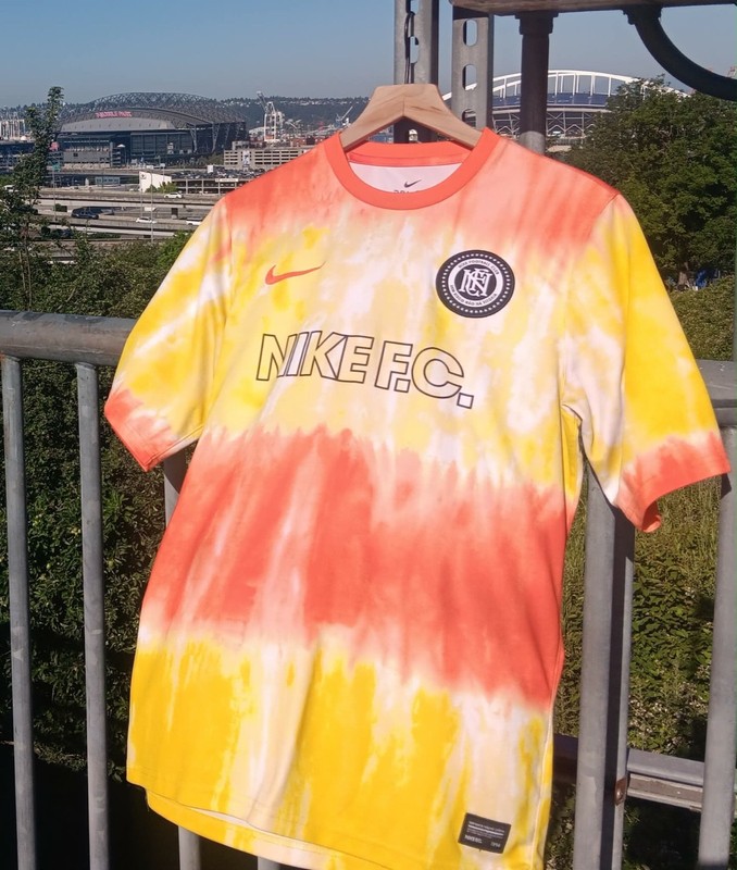 Nike F.C. Football/Soccer Jersey - Electro Orange/Yellow/White Size Mens Medium gallery