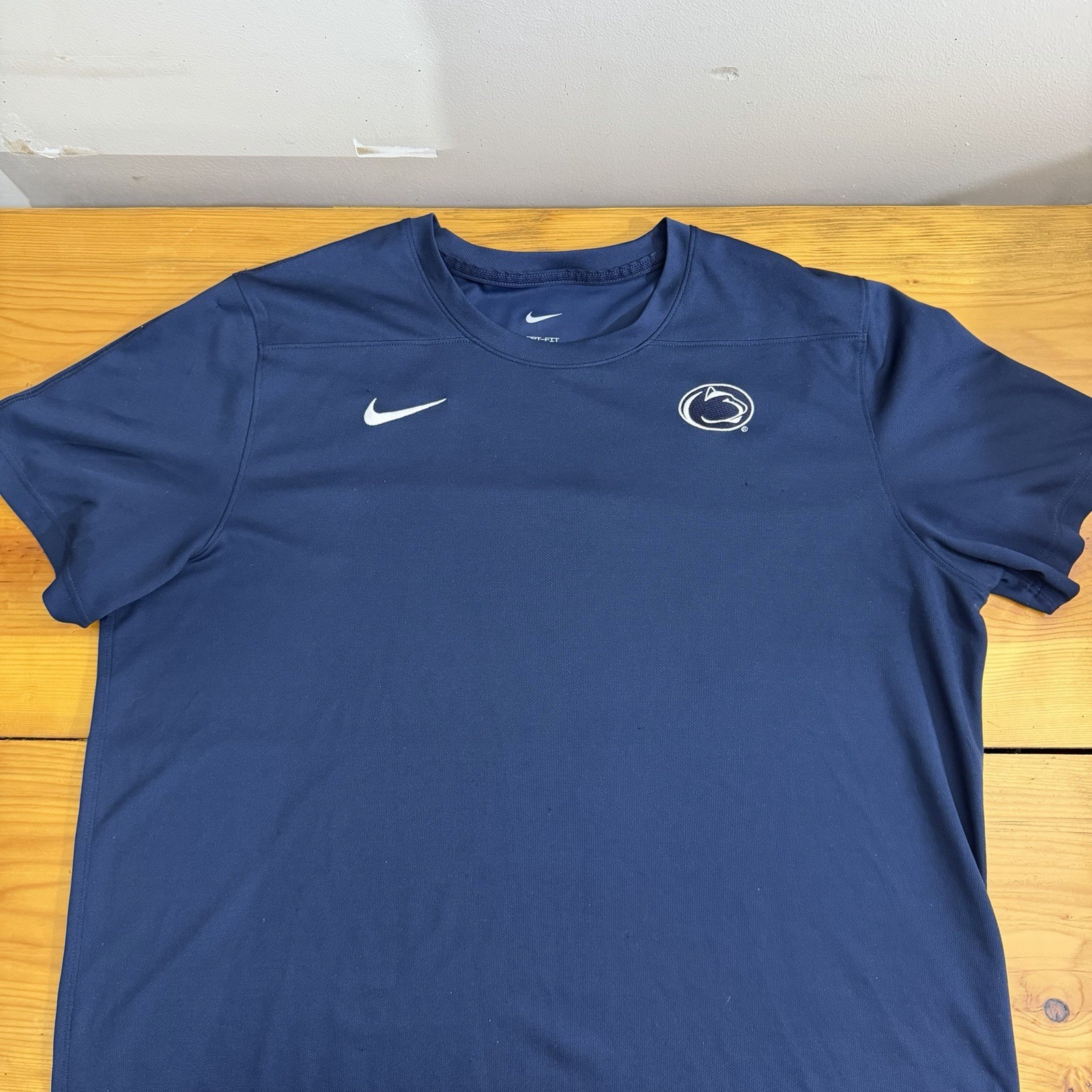 Nike Dri-FIT Moisture Wicking Penn State Athletic T-Shirt Men’s XL Navy Pullover gallery