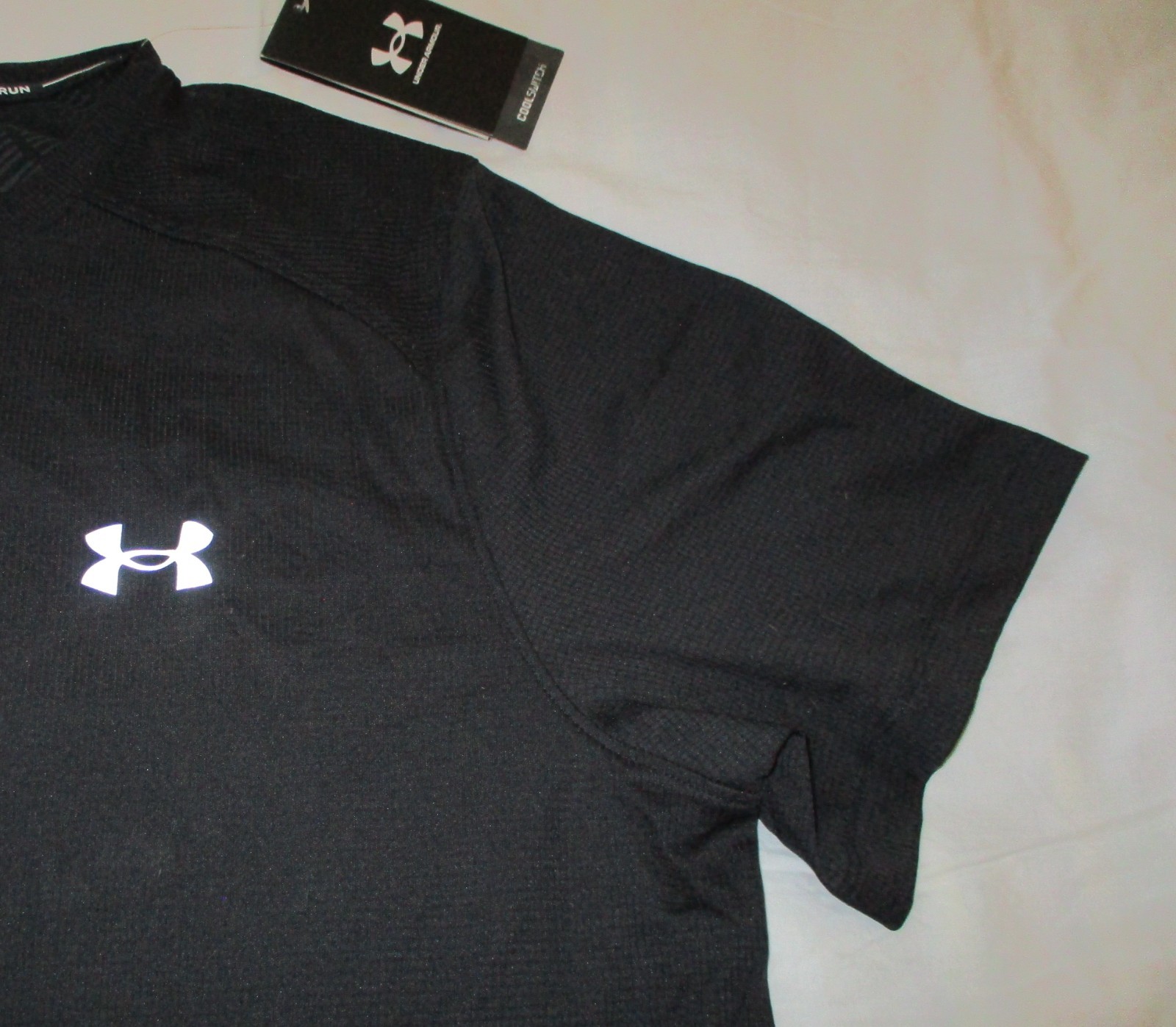 Mens Underarmour Large Fitted CoolSwitch Run Tee Shirt Black Short Sleeve NEW gallery
