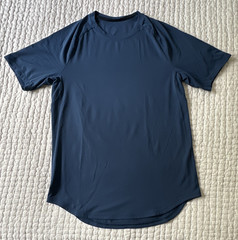 Lululemon Men’s Blue Mesh Raglan Short Sleeve Crew Neck Logo T-Shirt Small