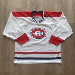 Vintage 1990s CCM Patrick Roy Montreal Canadiens NHL Replica Jersey. L