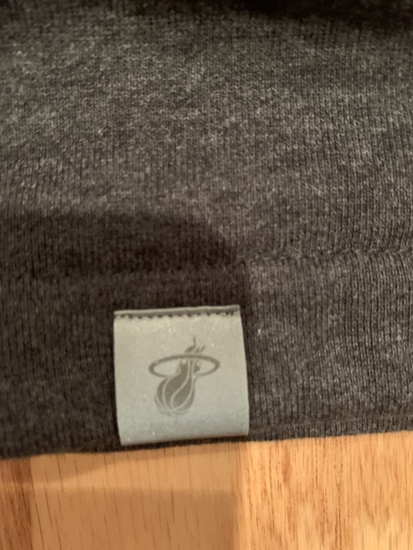 Nike Miami Heat NBA Black Sweater Shirt Size S BNWT 860725-032 Basketball gallery