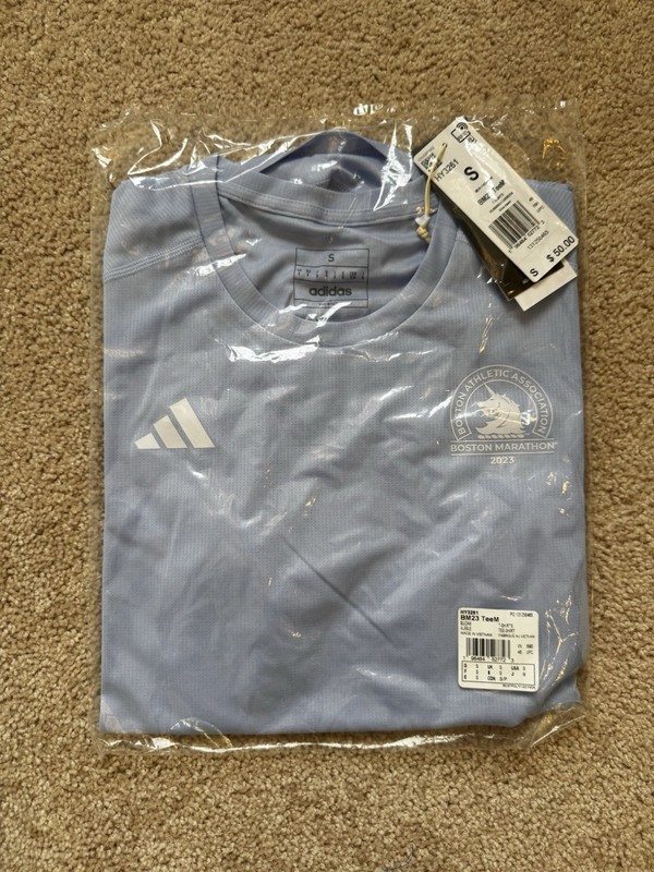 Adidas 2023 Boston Marathon Men’s Tech Shirt Light Blue Size Small gallery