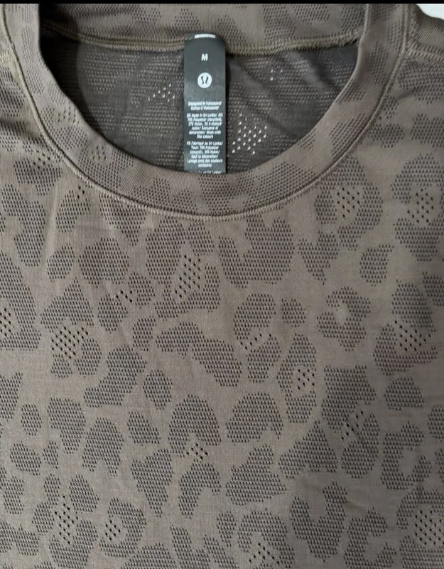 NWT🌞LULULEMON🌞MEN’S MEDIUM🌞METAL VENT TECH RELAXED SHORT SLEEVE🌞TLWC/BLK gallery