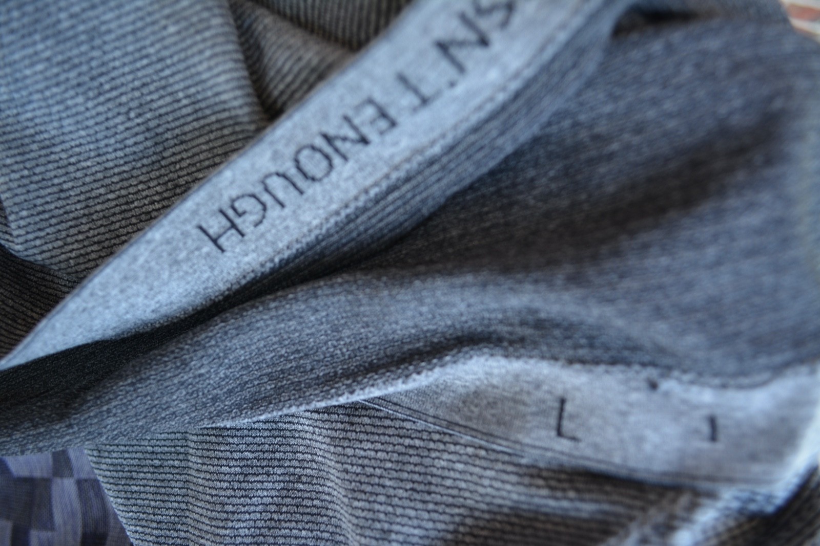 Lululemon Men's Large Metal Vent Tech Henley Short Sleeve Gray gallery