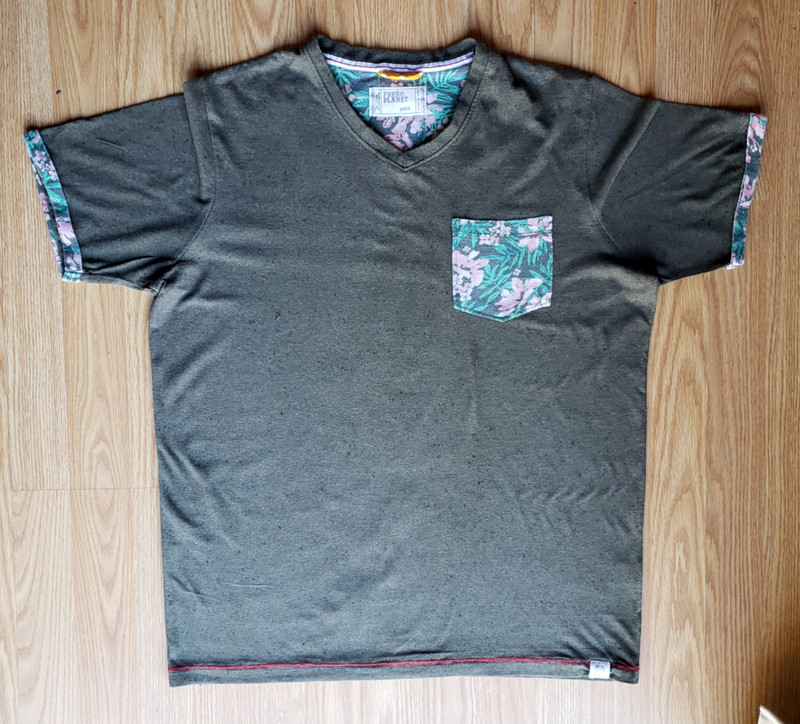 FREE PLANET Men's TEE SHIRT Size Small Short Sleeves Olive Green Cotton V-Neck gallery