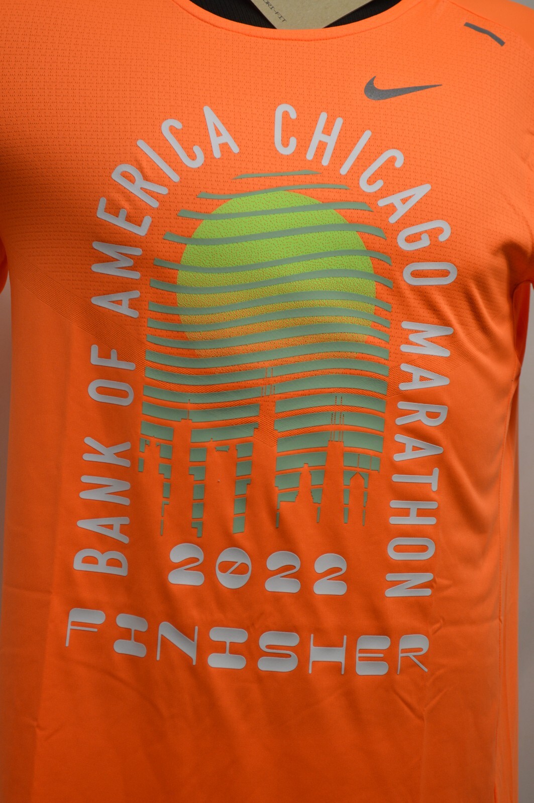 Nike Chicago Marathon 2022 Rise 365 Finisher Running Shirt DX4503-803 Mens SMALL gallery