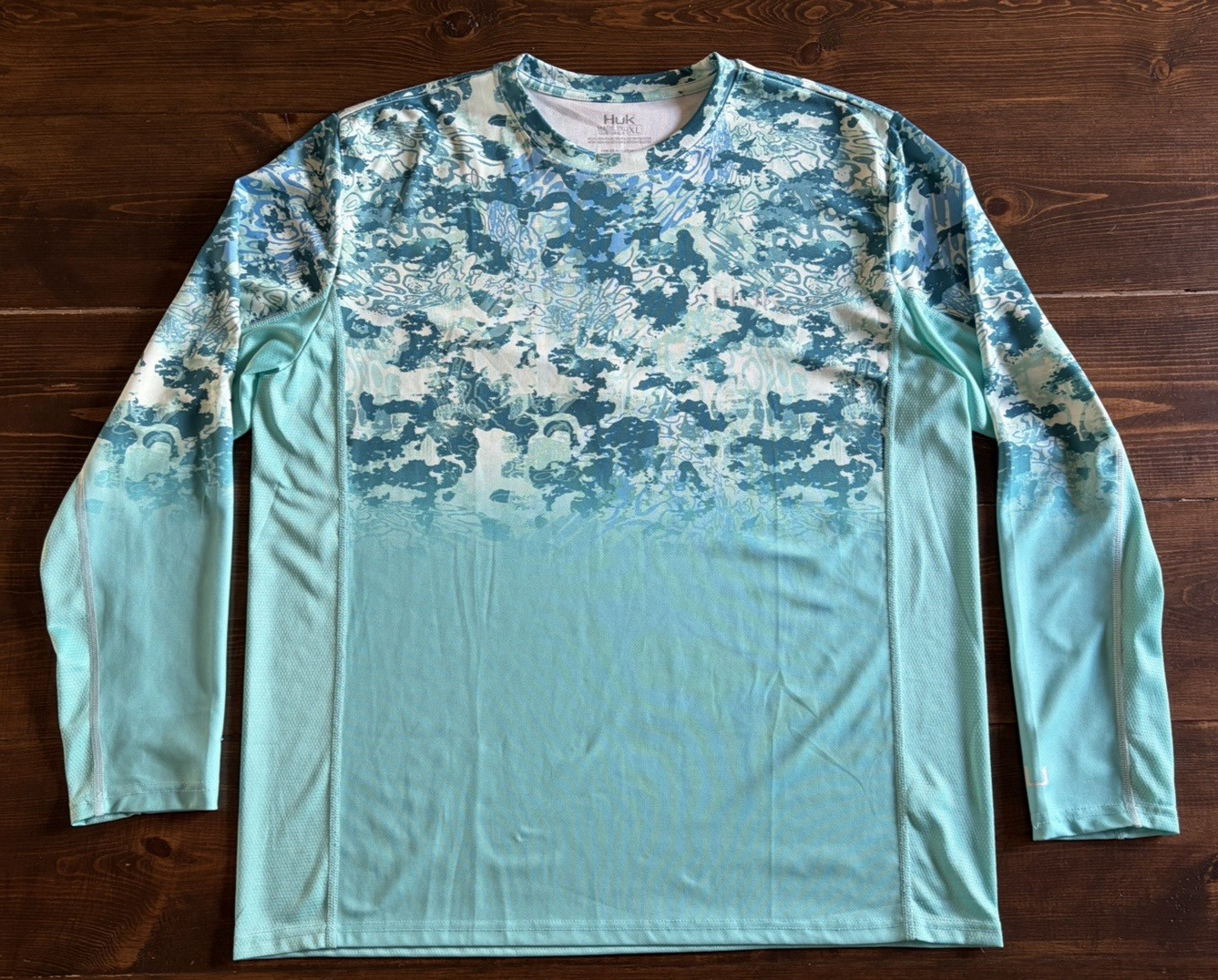 Huk Performance Fishing Shirt Long Sleeve Mens Size XL Blue Camo gallery