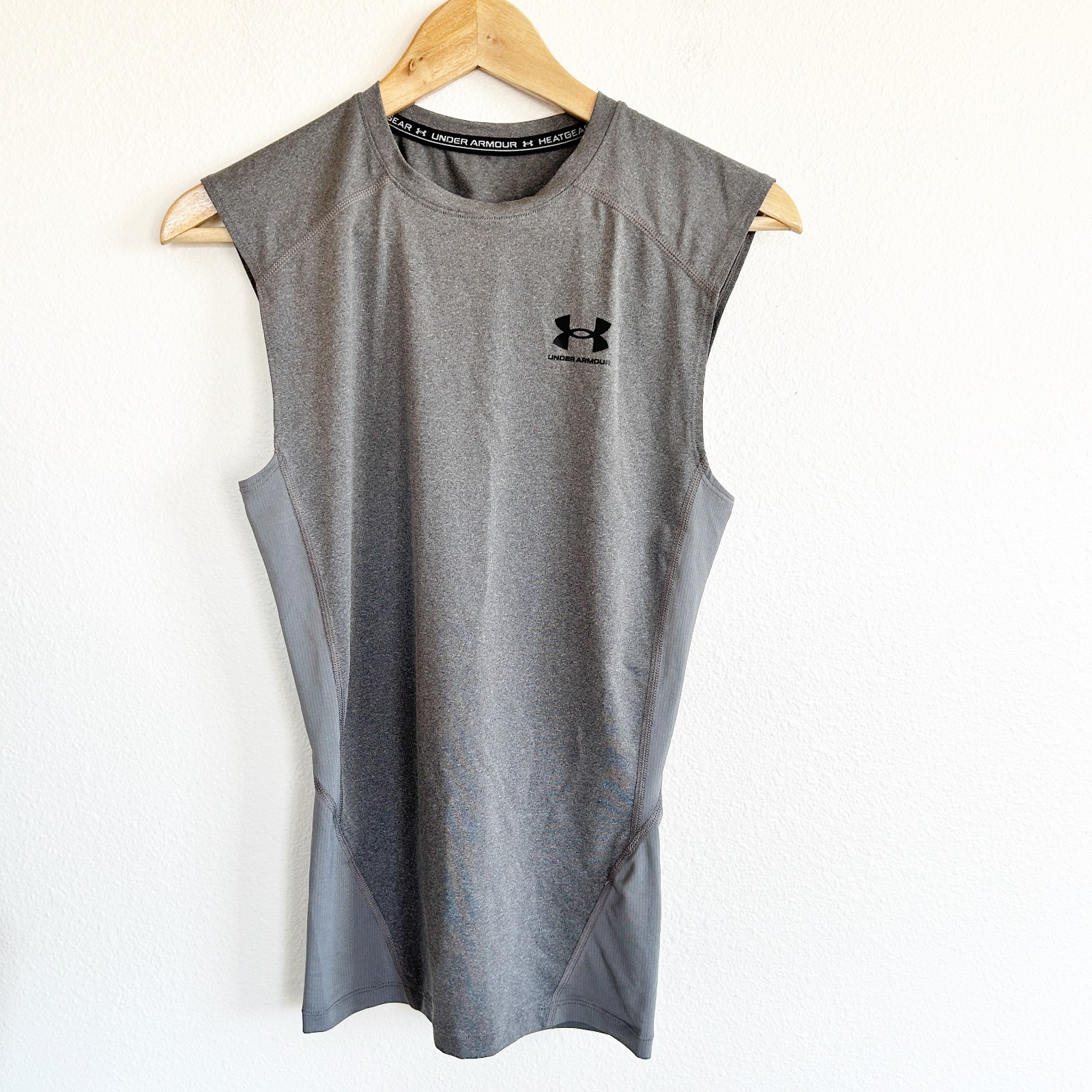 Under Armour Sleeveless Compression Shirt Mens M Gray HeatGear Tank Athletic gallery