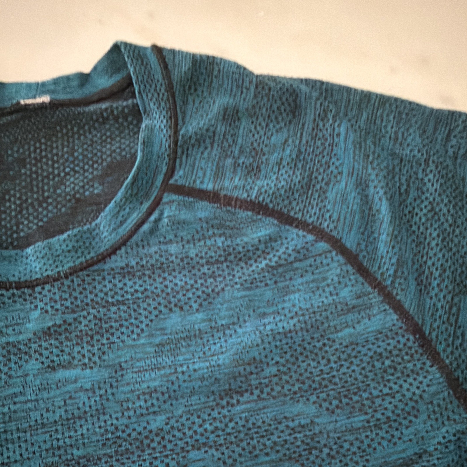 lululemon athletica Men's Blue Crew Neck T-Shirt L Stretch Breathable Logo gallery