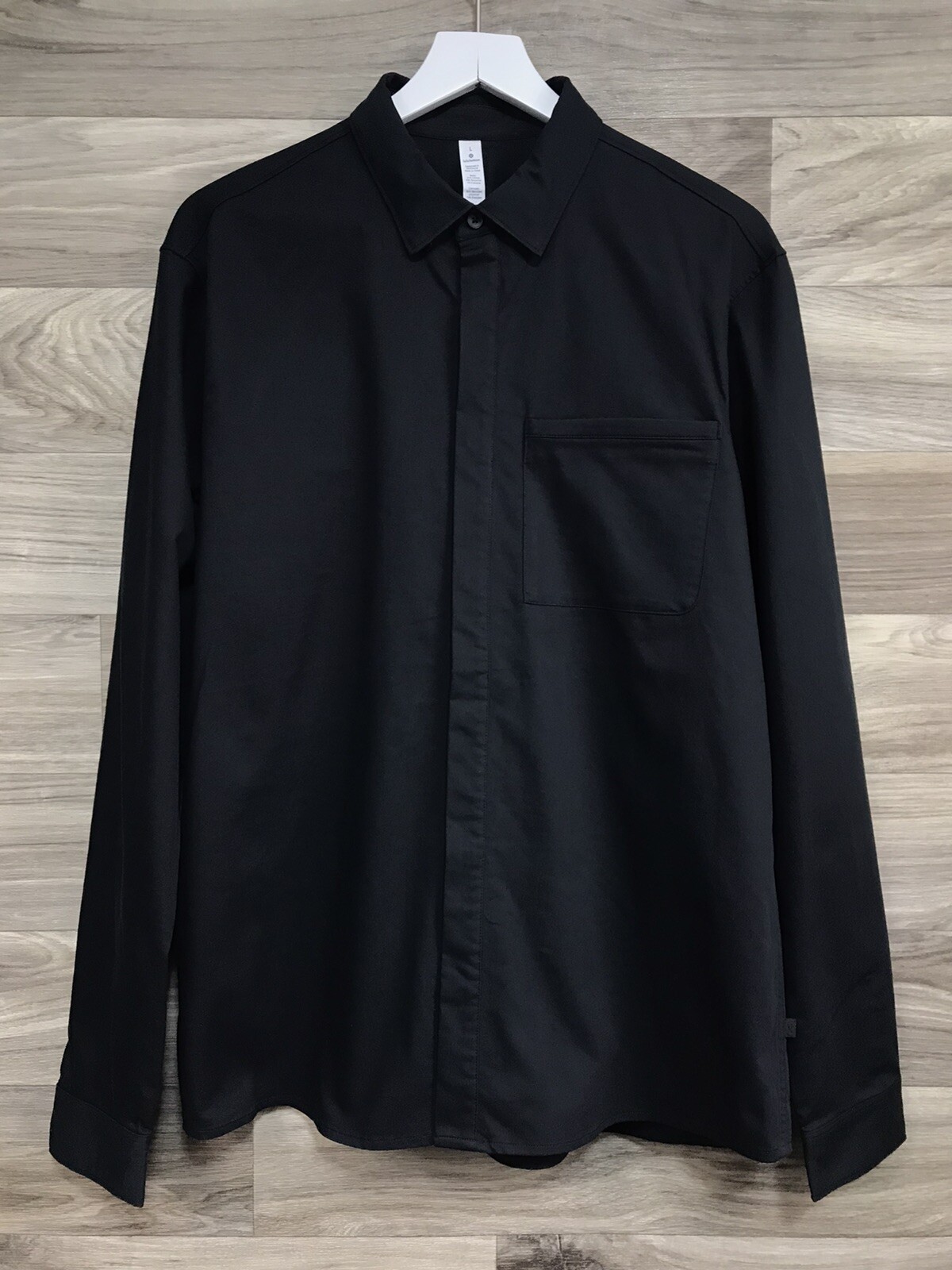 Lululemon Pocket Protector Buttondown LS Size Large Black BLK 51491. gallery