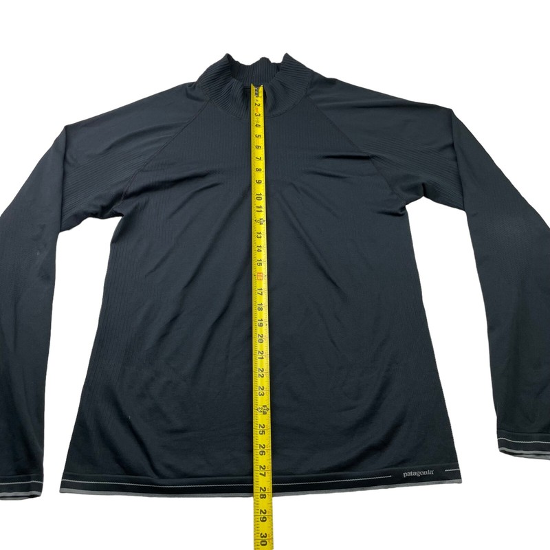 Patagonia Men's Performance Base Layer Capilene 1/4 Zip Pullover Black • Medium gallery