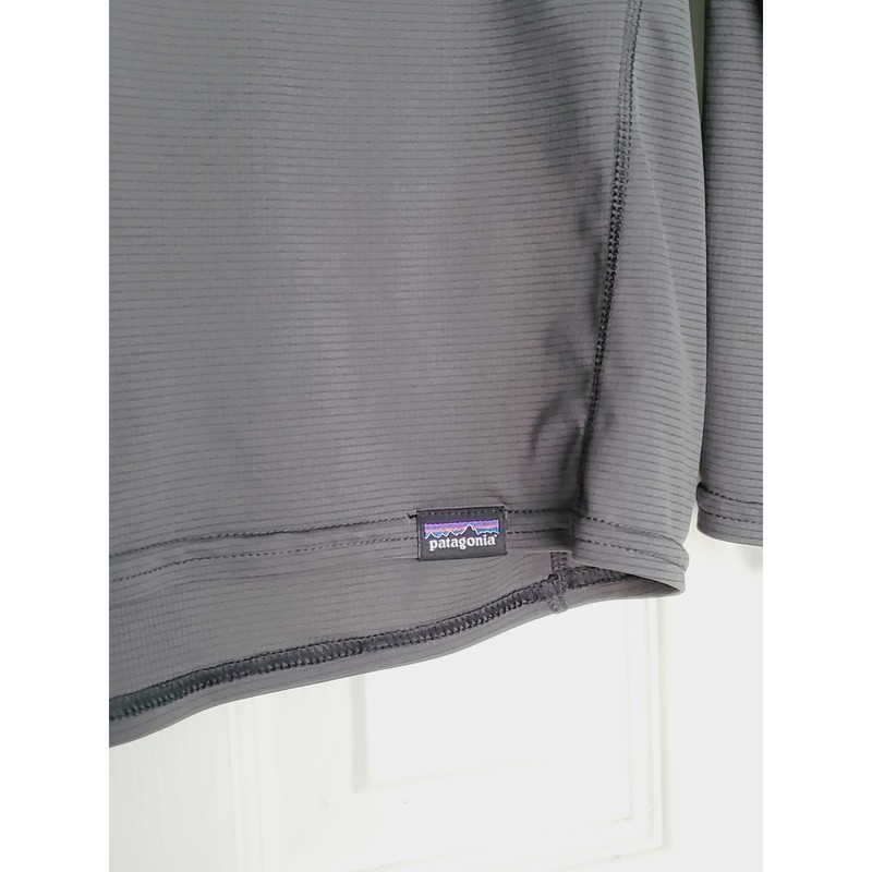 Patagonia Capilene Lightweight Baselayer Gray Quarter Zip Pullover Hiking Large gallery