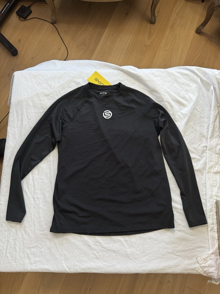 Skins Series 1 Men’s Long Sleeve Compression Top- Size Large- Black