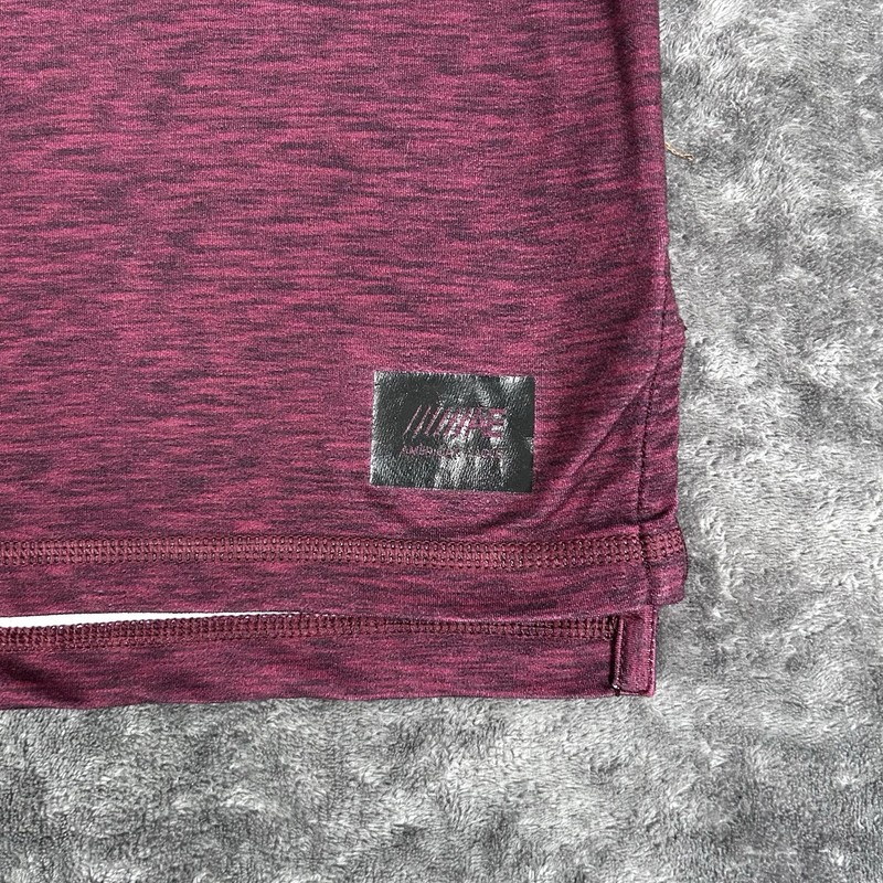 Men’s American Eagle AE ACTIVE Flex Burgundy Tee Gray/White Sz S gallery