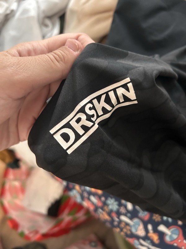 Drskin Mask Turtleneck Compression Baselayer Shirt in Gray Camouflage Size M gallery