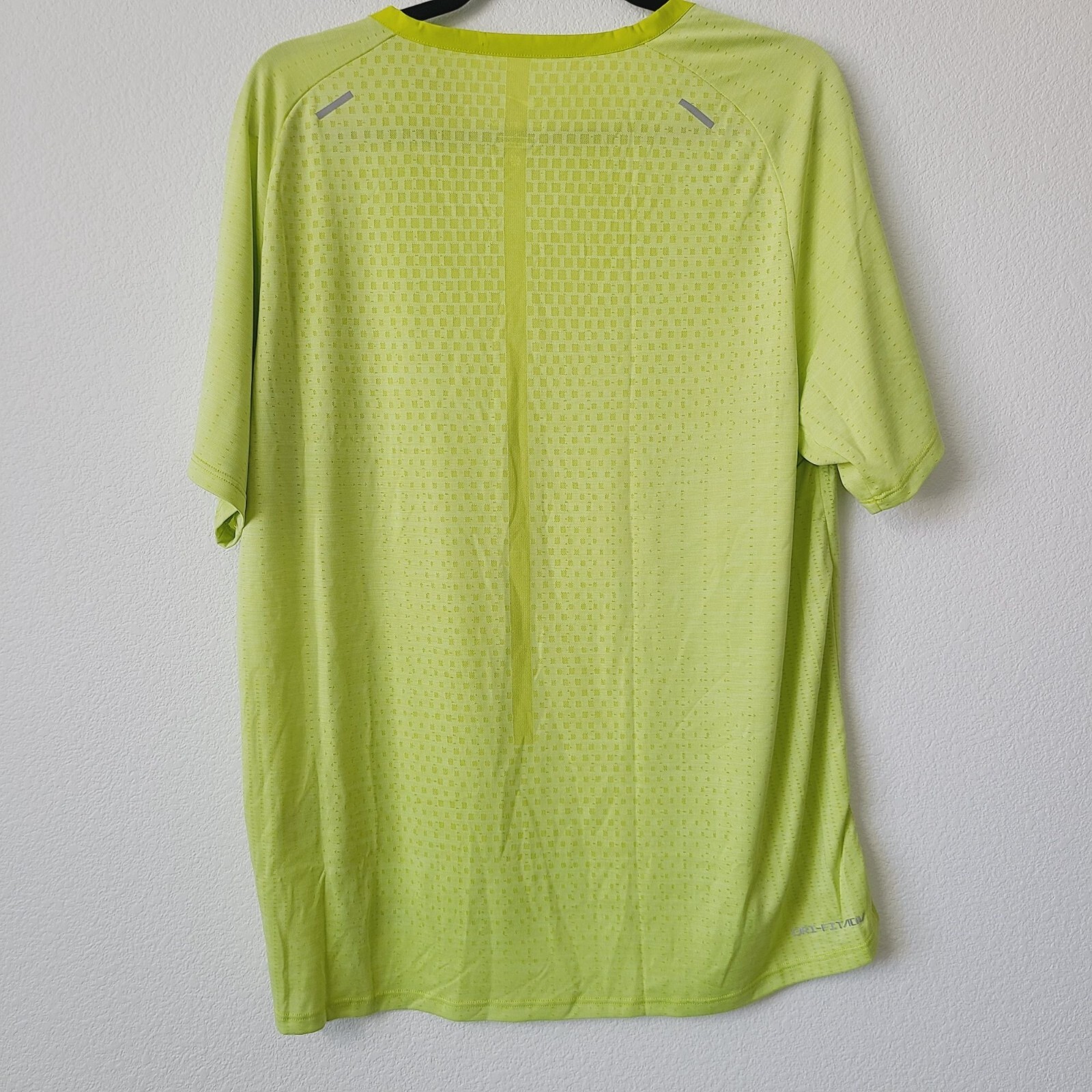 Nike Dri-Fit ADV Run Division Running Shirt DM4753-308 Size L Bright Cactus gallery