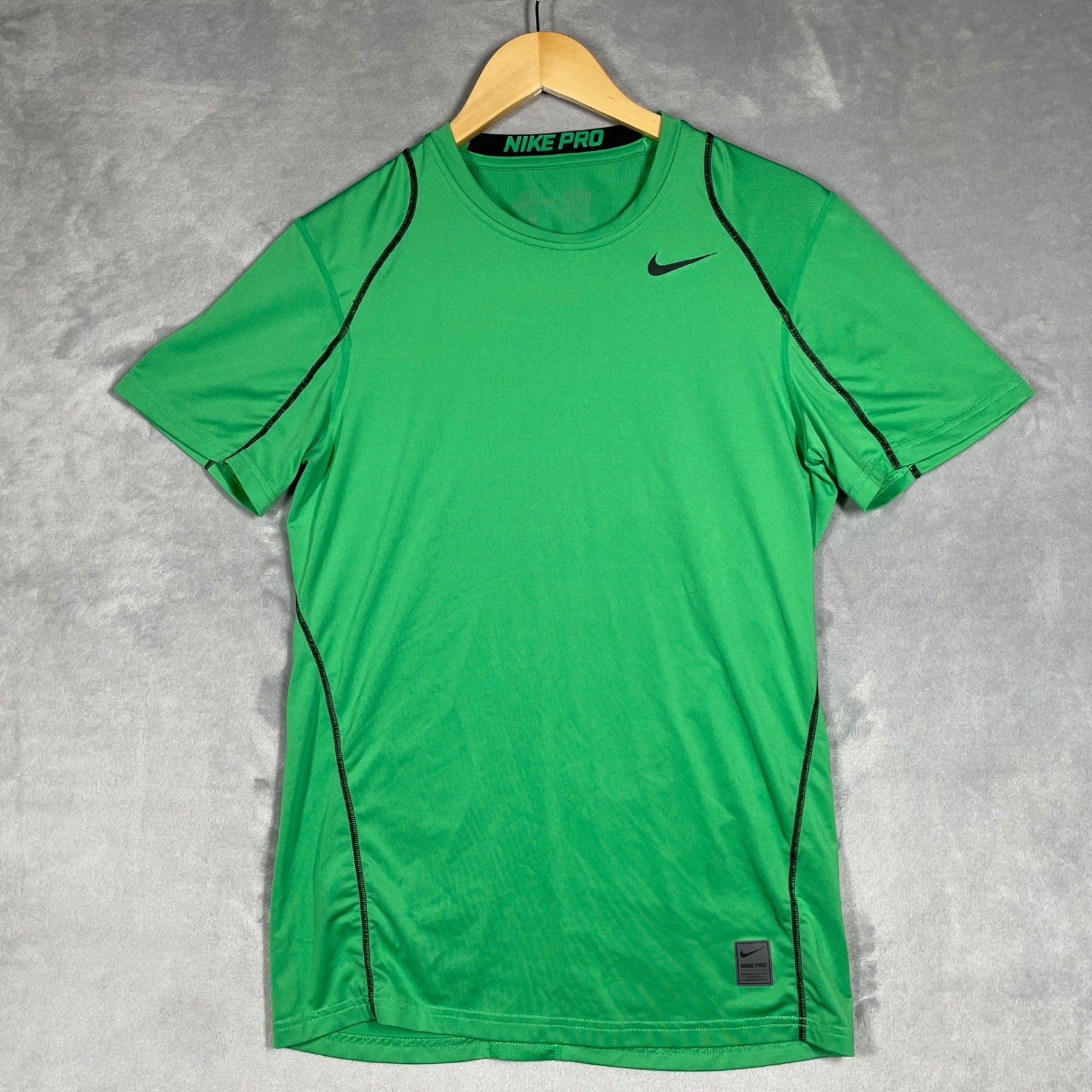 Nike Pro Mens Green Short Sleeve Training Shirt 703104-343 Size Small gallery
