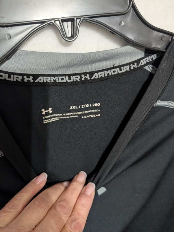 Mens Black Under Armour HeatGear Compression Shirt Long Sleeve Crew Neck Size M gallery