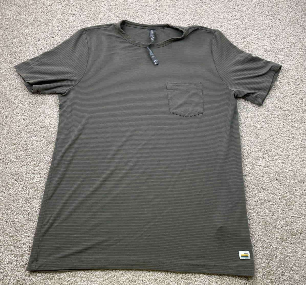 Vuori Linear Tech Tee Shirt Men's Small Gray Striped V196 Travel Workout Pocket gallery