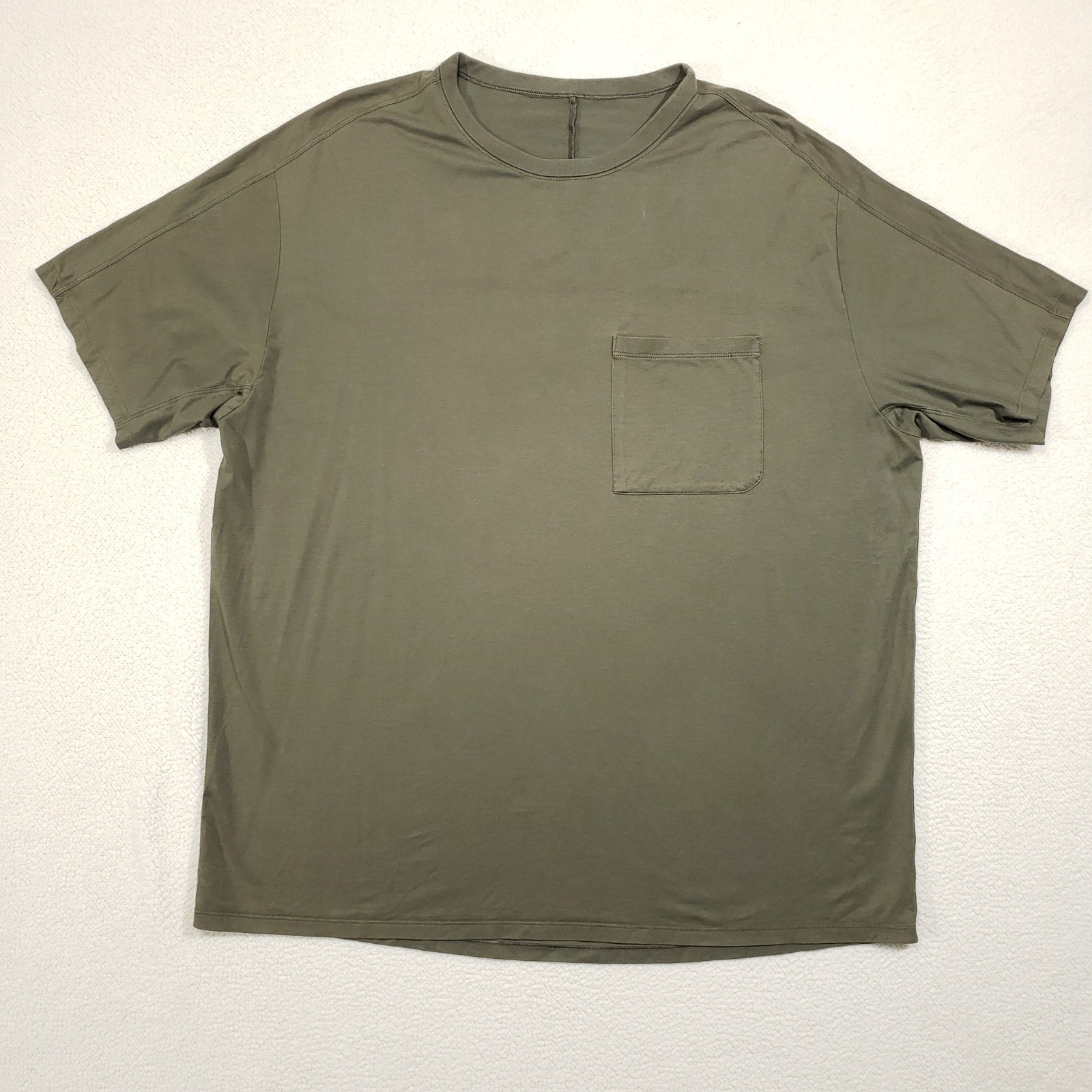 Lululemon Heavyweight Crepe Short Sleeve Shirt Mens XL Olive Green Pocket Tee gallery