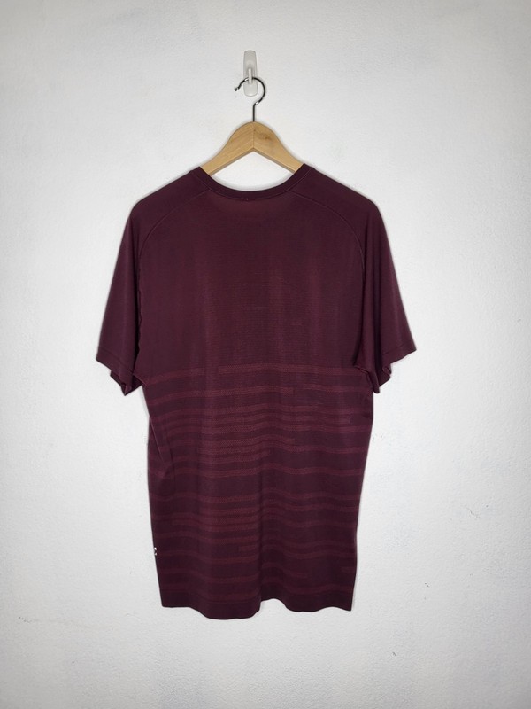 LULULEMON Metal Vent Tech Short Sleeve Top Men's Large Graphic Dark Red Adobe gallery