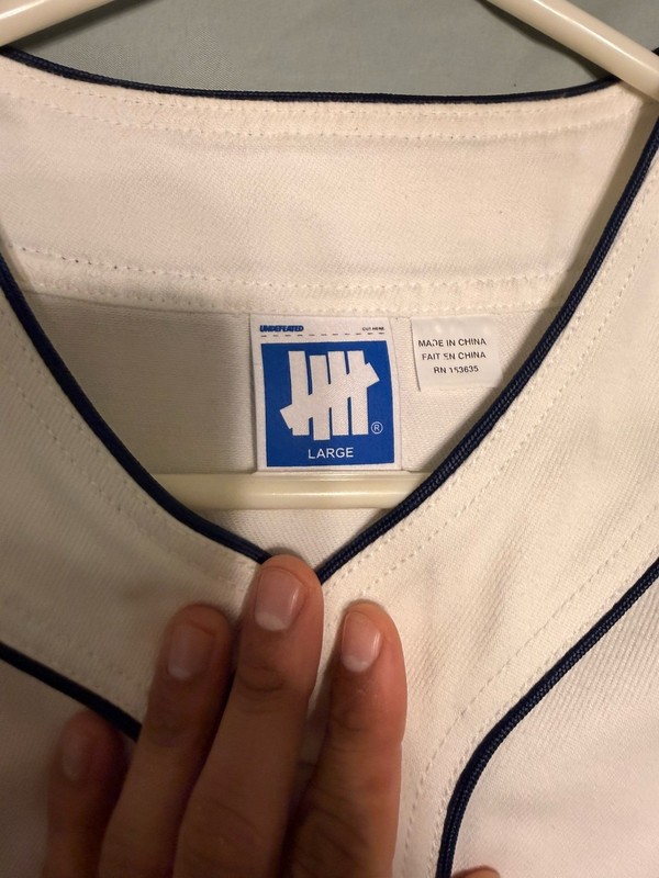 Undefeated White & Dark Navy Baseball Jersey Size Large 2024 gallery