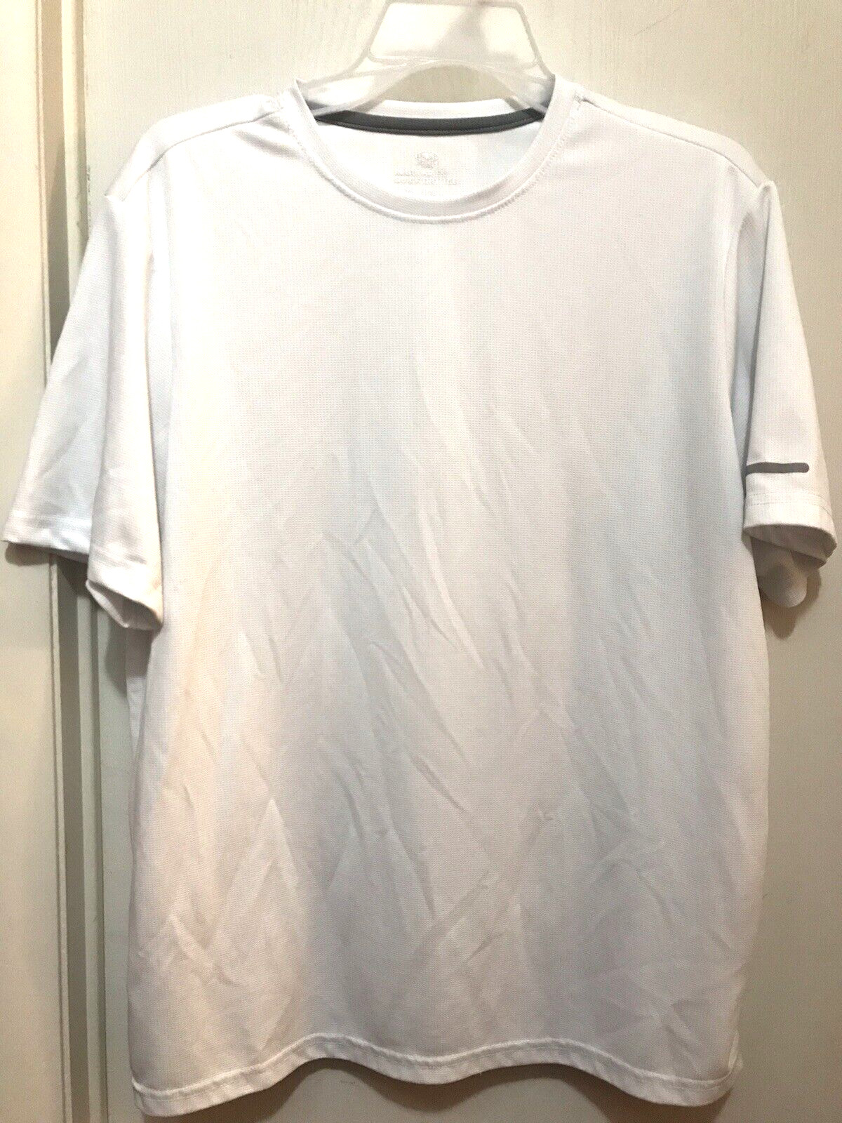 Athletic Works Men's White Reflective Moisture Wicking Shirt Quick Dry SZ LG gallery