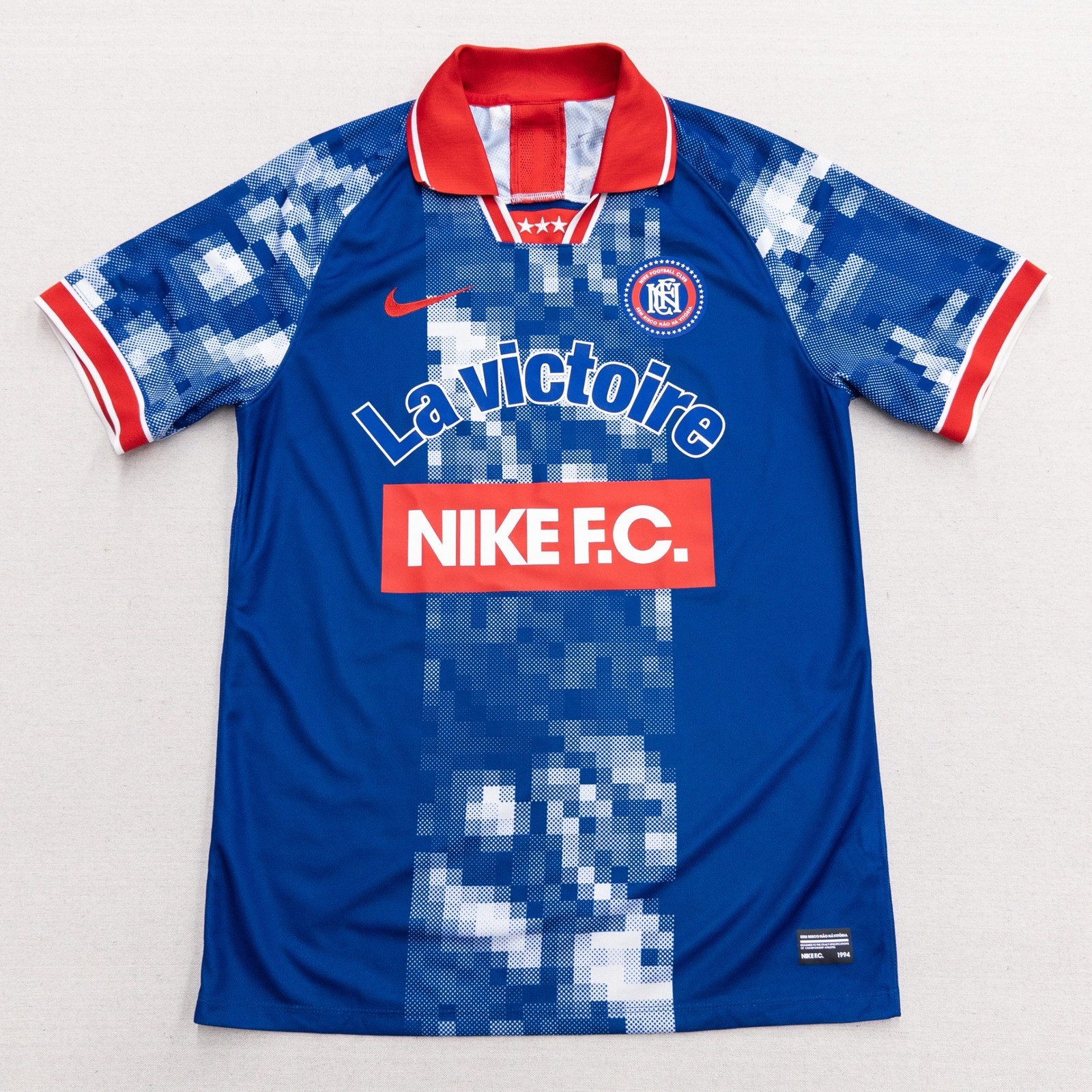 Nike FC La Victoire Soccer Jersey Mens Blue Vintage Style 1994 AQ0660-438 Medium gallery