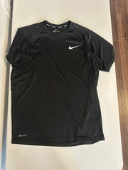 Nike Dri-FIT Swim Rash Guard Shirt Men’s Medium Black Short Sleeve UPF Surf Tee